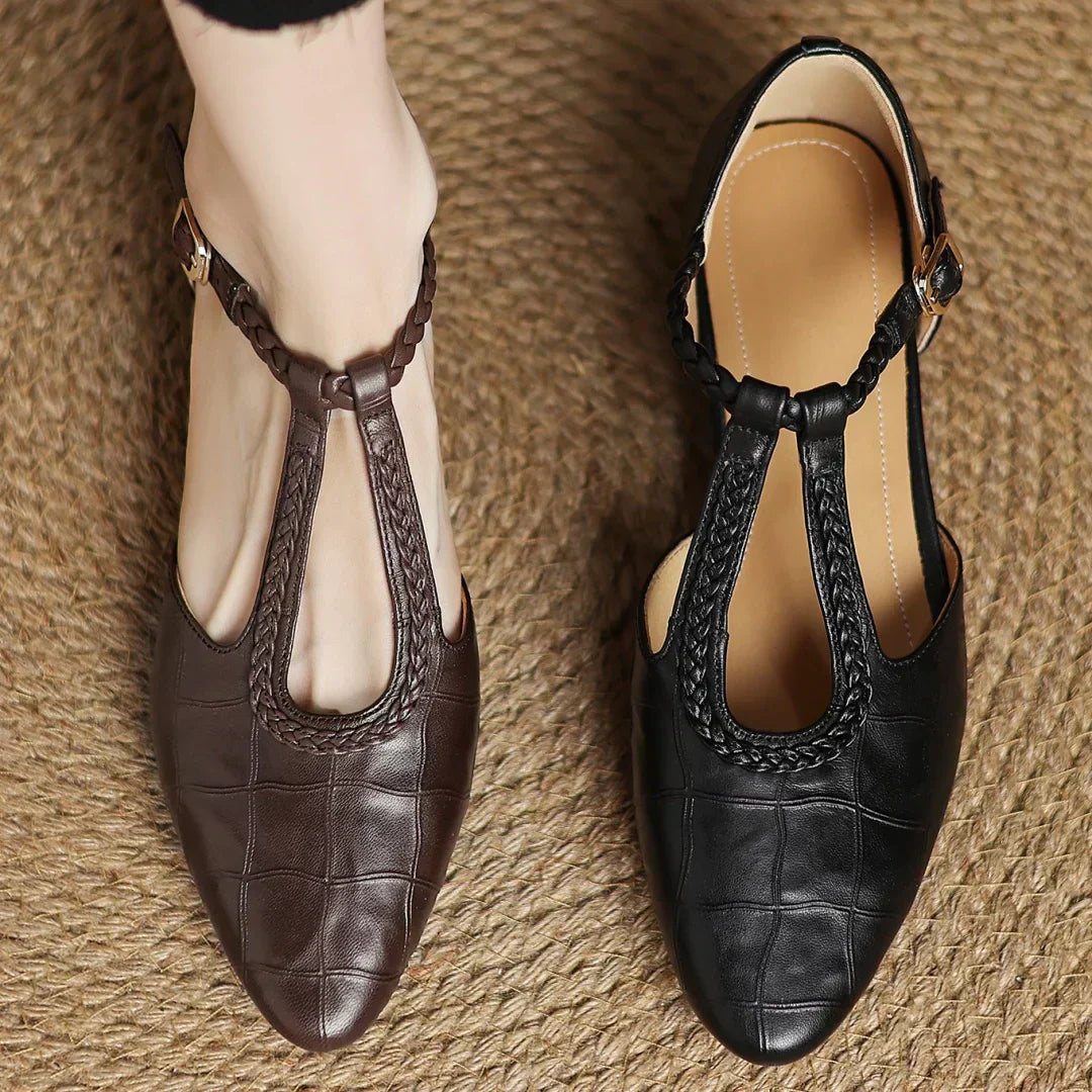 Chaussure Classique en Cuir avec Bride Tressée en T