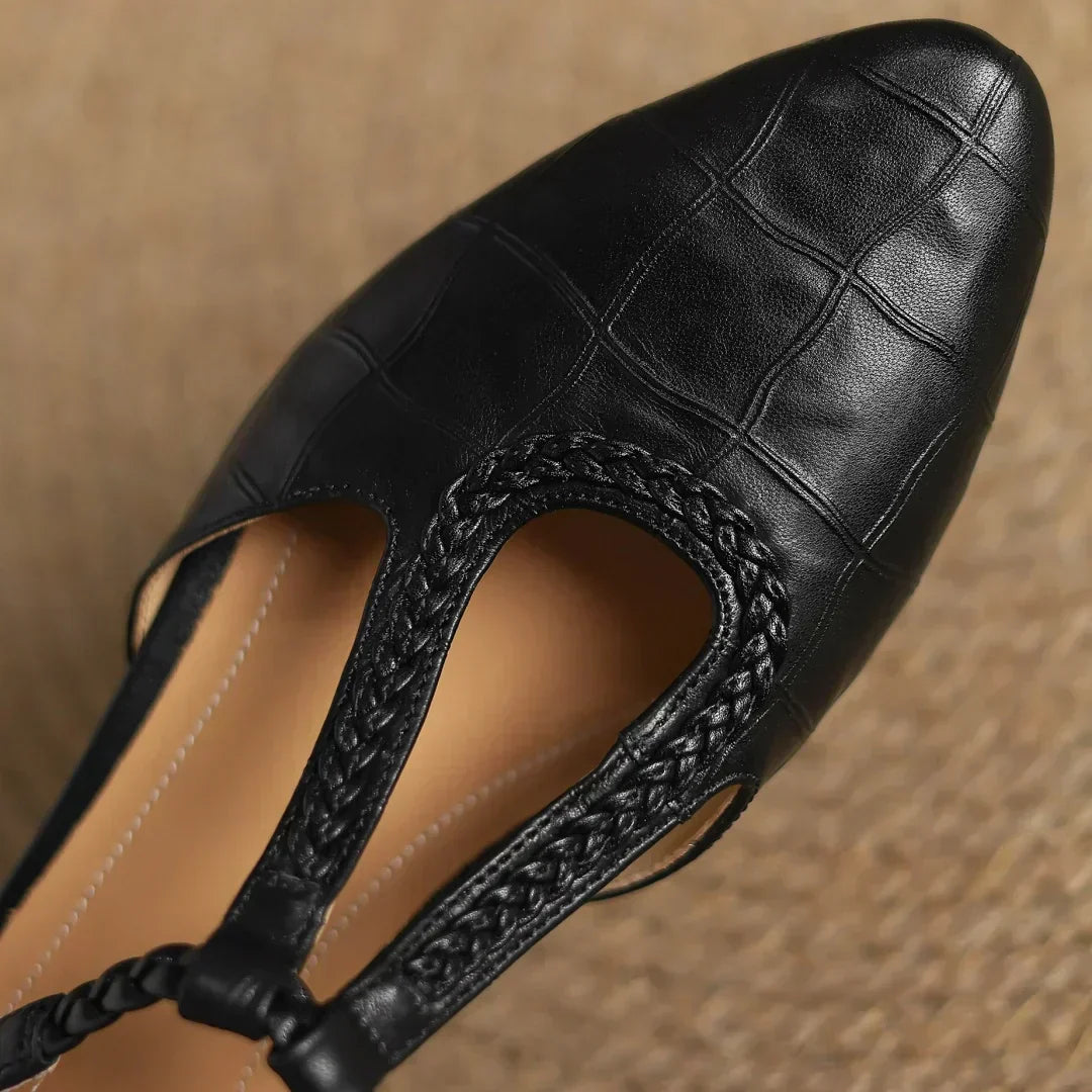 Chaussure Classique en Cuir avec Bride Tressée en T