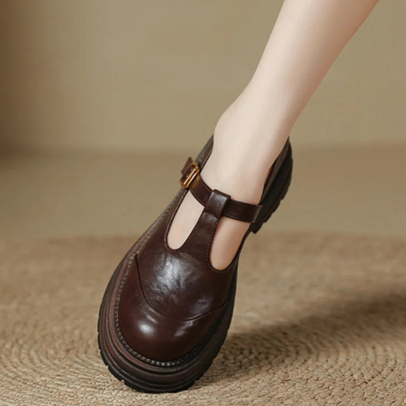 Chaussures T-Bar au Charme Vintage