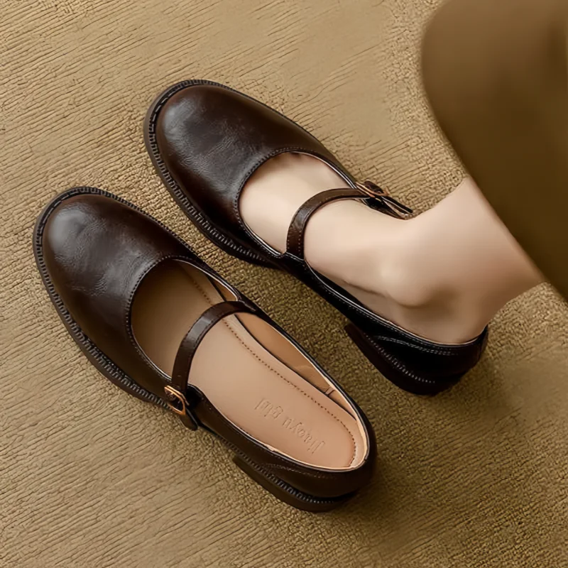 Chaussure Intemporelle en Cuir avec Bride