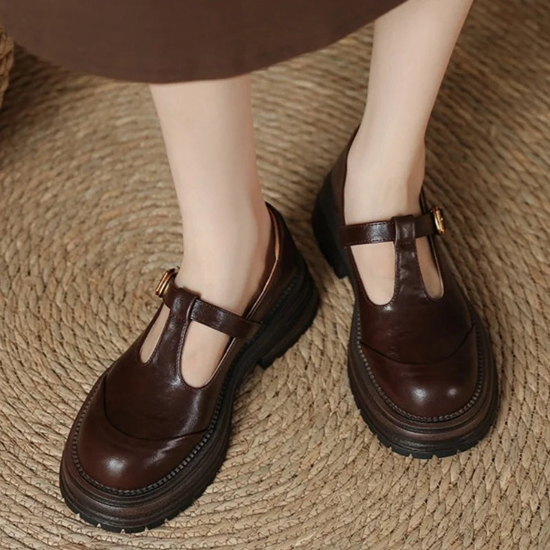 Chaussures T-Bar au Charme Vintage