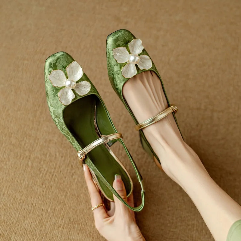 Chaussure Élégante pour Femme avec Détail Floral