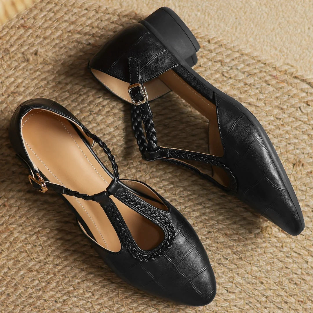 Chaussure Classique en Cuir avec Bride Tressée en T