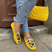 Loafer Jaune avec Détail Imprimé Animal