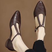Chaussure Classique en Cuir avec Bride Tressée en T