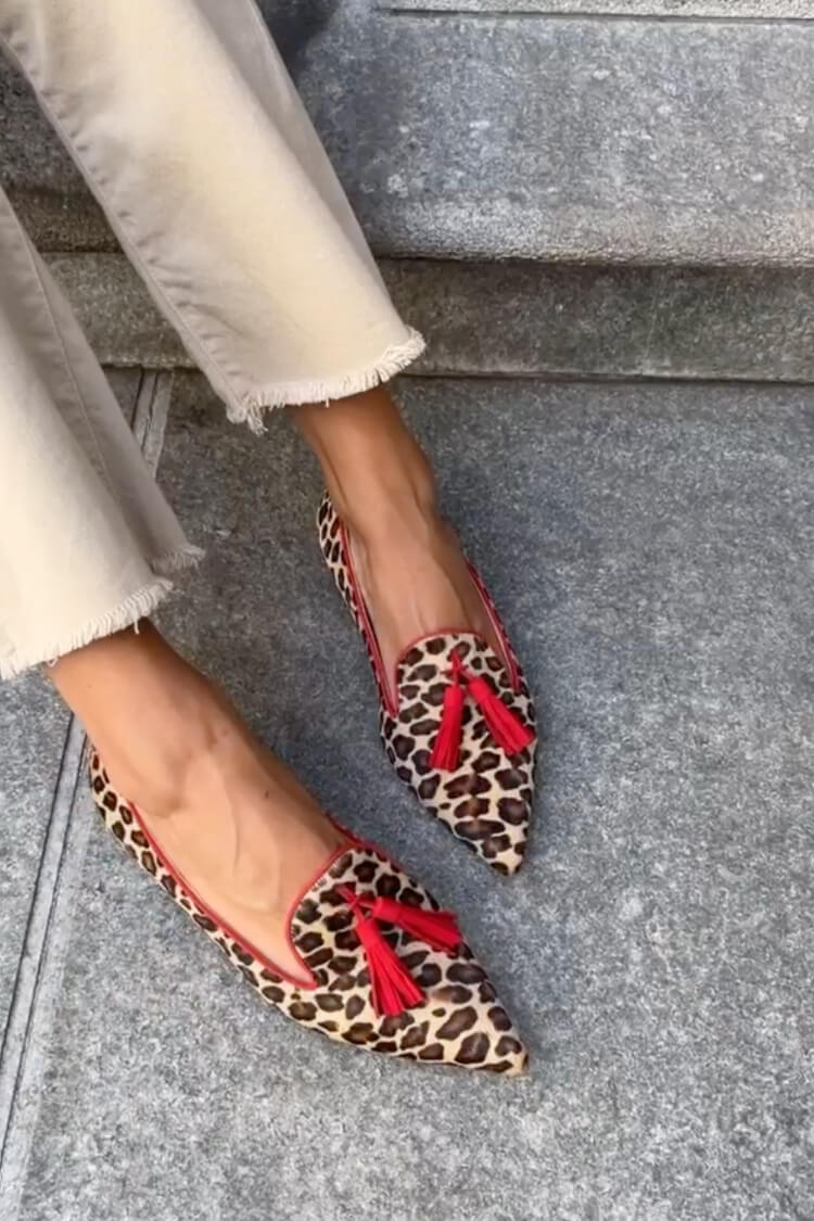 Loafer Pointu avec Pampilles Rouges