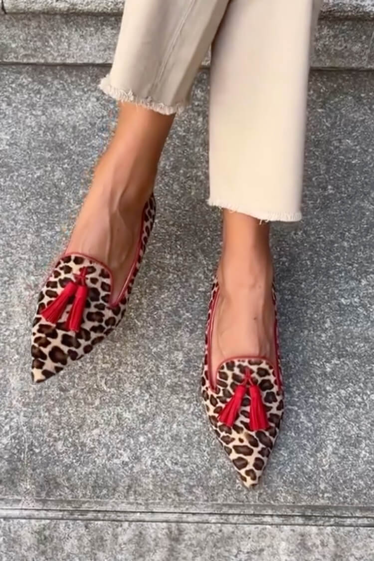 Loafer Pointu avec Pampilles Rouges