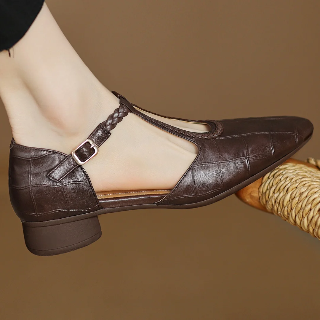 Chaussure Classique en Cuir avec Bride Tressée en T