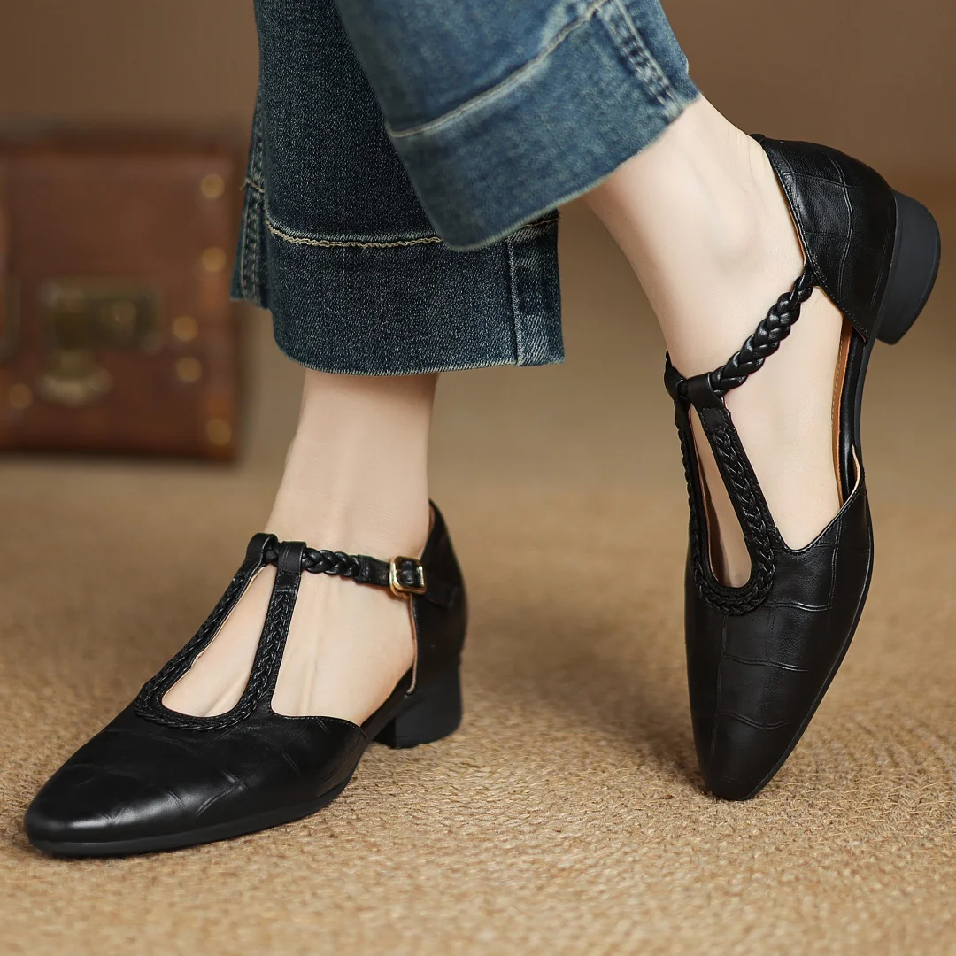 Chaussure Classique en Cuir avec Bride Tressée en T