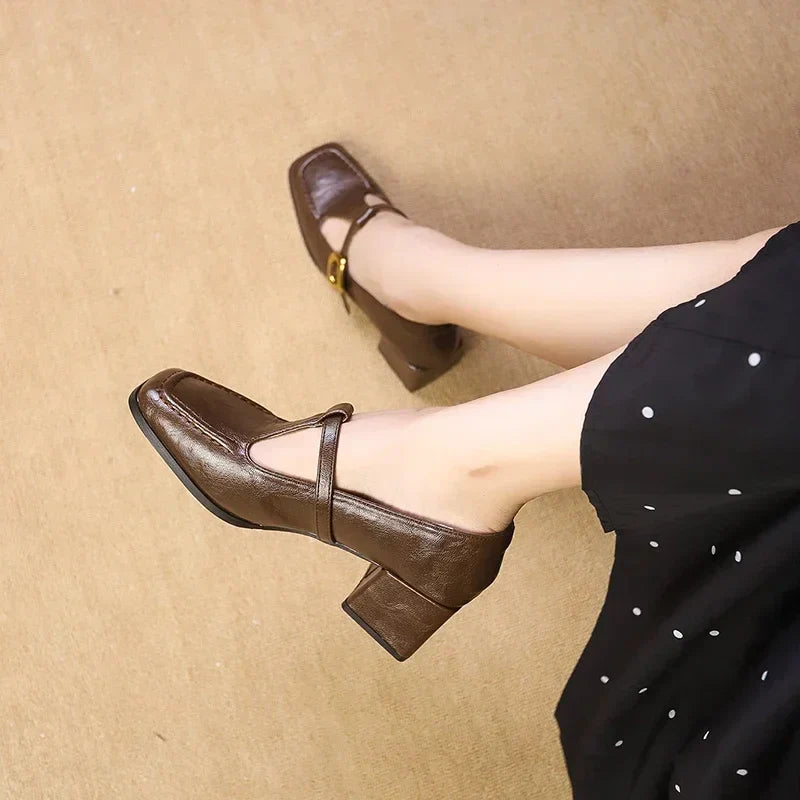Chaussure Intemporelle pour Femme avec Talon Élégant