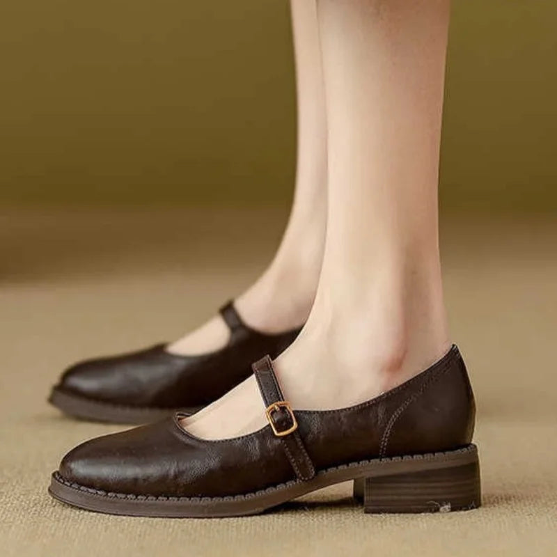 Chaussure Intemporelle en Cuir avec Bride