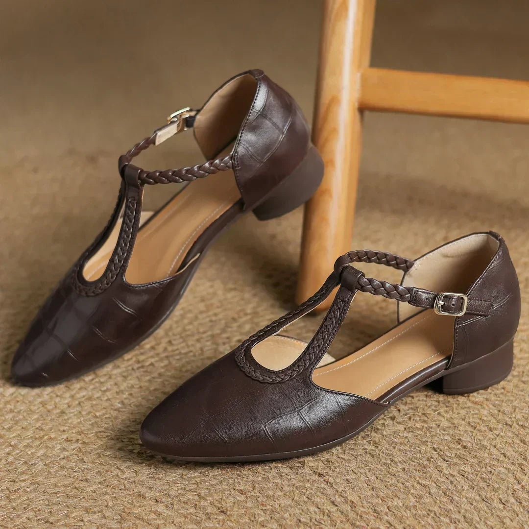 Chaussure Classique en Cuir avec Bride Tressée en T