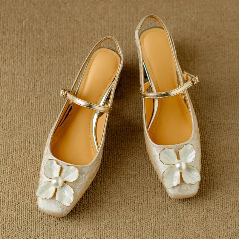 Chaussure Élégante pour Femme avec Détail Floral